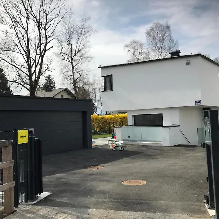 Home's Daire Salzburg